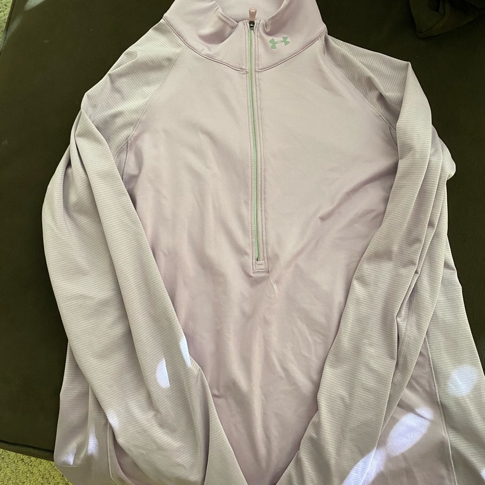 Used Women’s Under Armour Pullover